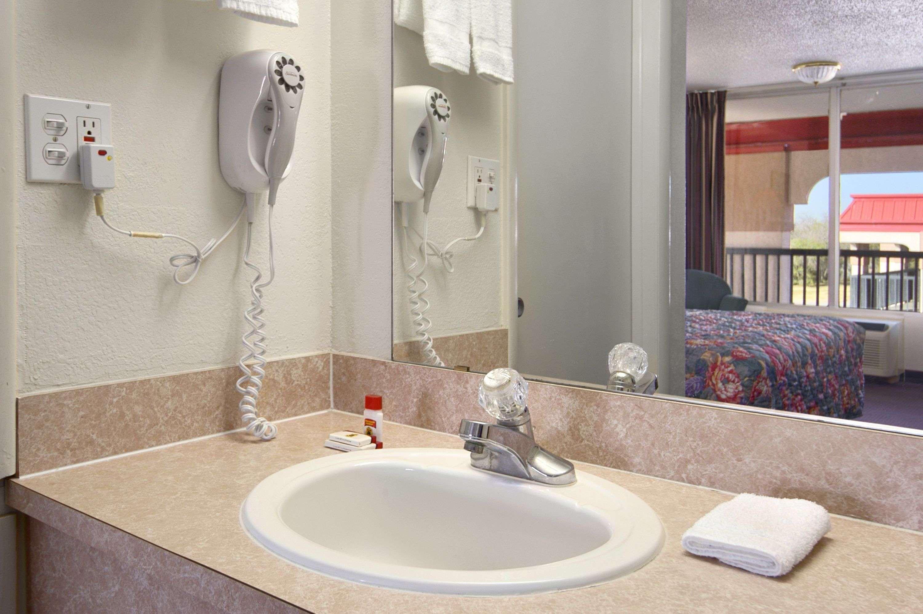 Super 8 By Wyndham Oklahoma Fairgrounds Μοτέλ Δωμάτιο φωτογραφία